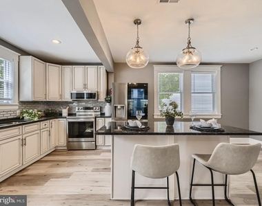 1826 Fairview Avenue - Photo Thumbnail 19