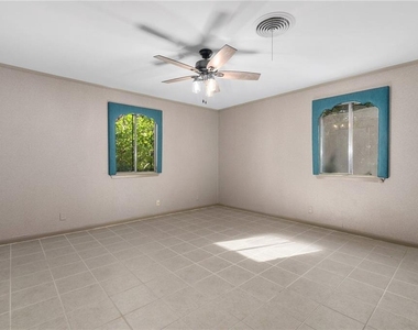 610 Lancelot Way - Photo Thumbnail 19