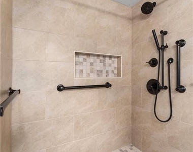 610 Lancelot Way - Photo Thumbnail 21