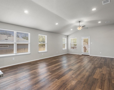 3906 Crockett Ave - Photo Thumbnail 11
