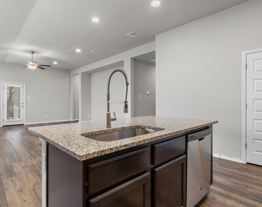 3906 Crockett Ave - Photo Thumbnail 10