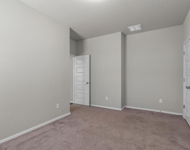 3906 Crockett Ave - Photo Thumbnail 24