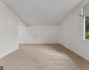 5801 Stuart Avenue - Photo Thumbnail 6