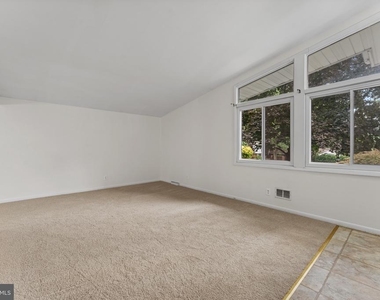 5801 Stuart Avenue - Photo Thumbnail 8