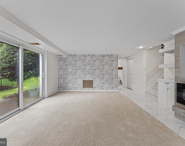 5801 Stuart Avenue - Photo Thumbnail 28