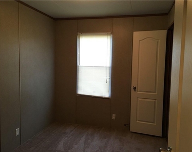 1719 Watterson Rd - Photo Thumbnail 3