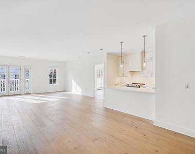 106 Annapolis Street - Photo Thumbnail 3