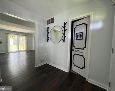 1717 Fallsway Drive - Photo Thumbnail 2