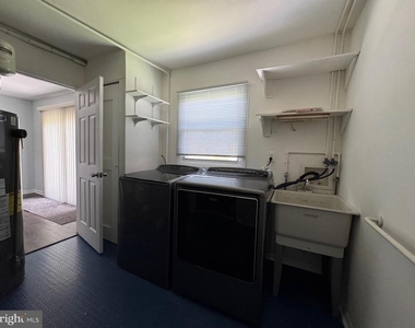1717 Fallsway Drive - Photo Thumbnail 11