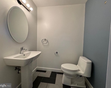 1717 Fallsway Drive - Photo Thumbnail 10