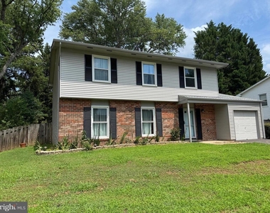 1717 Fallsway Drive - Photo Thumbnail 14
