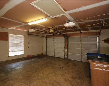 7017 Crosswood Dr - Photo Thumbnail 17