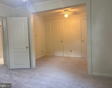 317 South Drive - Photo Thumbnail 4