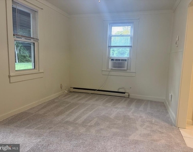 317 South Drive - Photo Thumbnail 2