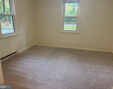 317 South Drive - Photo Thumbnail 3