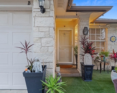 1000 Christopher Dr - Photo Thumbnail 2