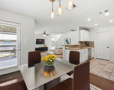 1506 Fort Lloyd Pl - Photo Thumbnail 6