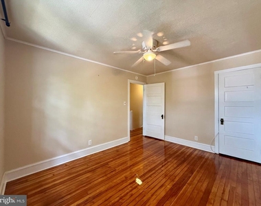 2105 Gilles Street - Photo Thumbnail 11