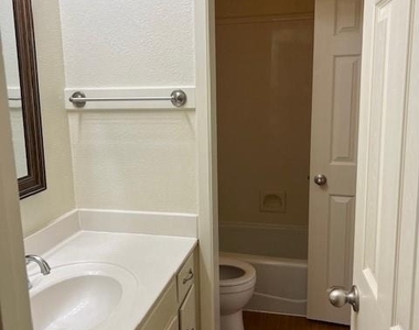 812 Ranch Rd - Photo Thumbnail 15