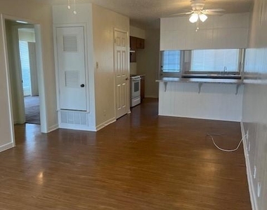 812 Ranch Rd - Photo Thumbnail 2