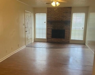 812 Ranch Rd - Photo Thumbnail 4