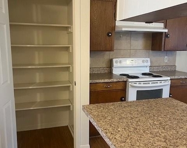 812 Ranch Rd - Photo Thumbnail 6