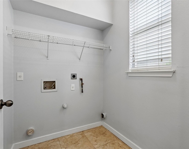 1001 Monadale Trl - Photo Thumbnail 17