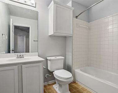 1001 Monadale Trl - Photo Thumbnail 25