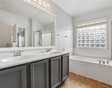 1001 Monadale Trl - Photo Thumbnail 21