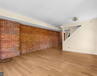 1016 Kirk Avenue - Photo Thumbnail 8