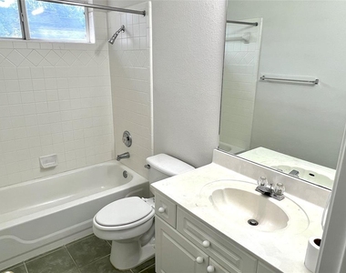 6400 La Carman Ln - Photo Thumbnail 18