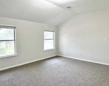 6400 La Carman Ln - Photo Thumbnail 10