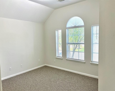 6400 La Carman Ln - Photo Thumbnail 20