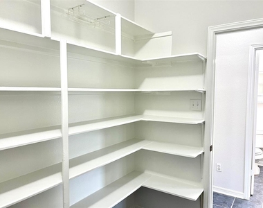 6400 La Carman Ln - Photo Thumbnail 8