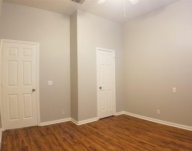 2502 Allred Dr - Photo Thumbnail 11