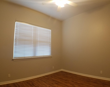 2502 Allred Dr - Photo Thumbnail 12