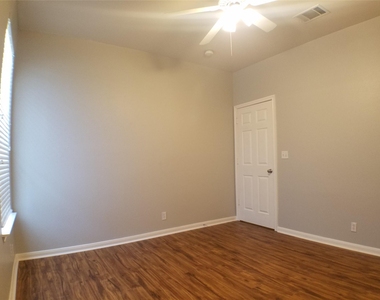 2502 Allred Dr - Photo Thumbnail 16