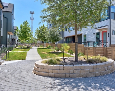 2200 Mcfly St - Photo Thumbnail 27
