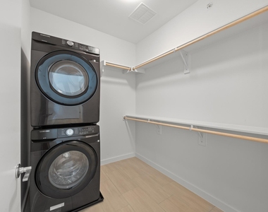 2200 Mcfly St - Photo Thumbnail 17