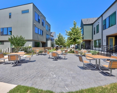 2200 Mcfly St - Photo Thumbnail 26