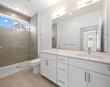 2200 Mcfly St - Photo Thumbnail 18