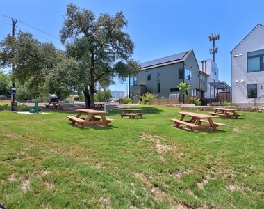 2200 Mcfly St - Photo Thumbnail 22