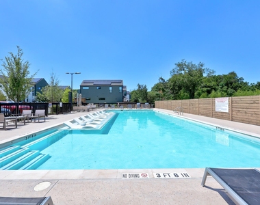 2200 Mcfly St - Photo Thumbnail 28