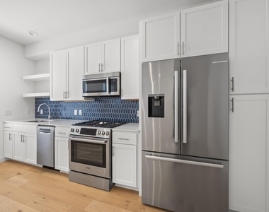 2200 Mcfly St - Photo Thumbnail 13
