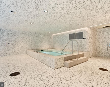 601 Wharf Street Sw - Photo Thumbnail 3
