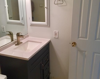 1077 30th Street Nw - Photo Thumbnail 14