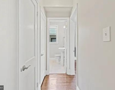 3742 12th Street Ne - Photo Thumbnail 5