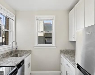 3742 12th Street Ne - Photo Thumbnail 4