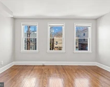 3742 12th Street Ne - Photo Thumbnail 1