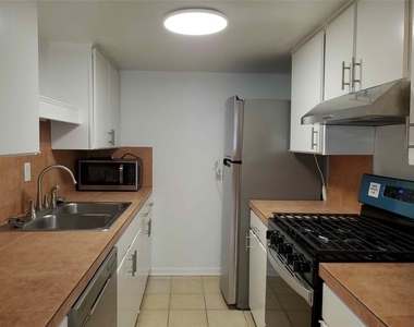 1800 Lavaca St - Photo Thumbnail 2